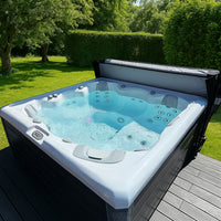 Wellis Cuba Whirlpool Outdoor im Garten